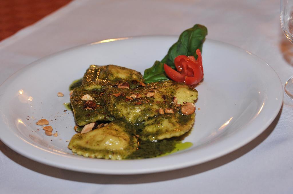 Locanda Rurale Santa Marta Avola Buitenkant foto